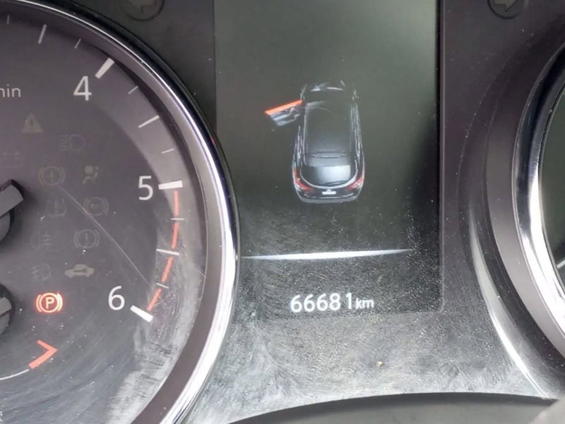 Nissan Qashqai usata a Latina (7)