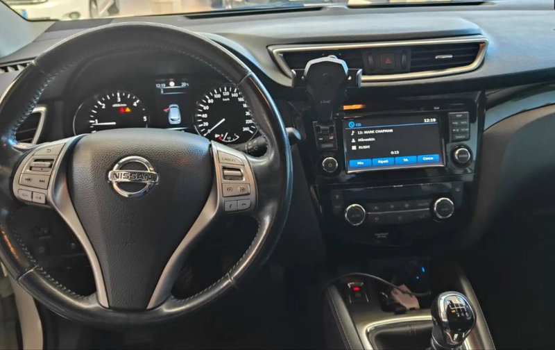 Nissan Qashqai usata a Latina (12)