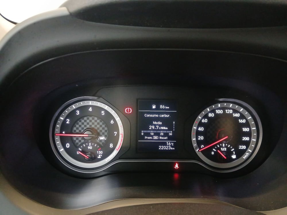 Hyundai i10 usata a Roma (14)