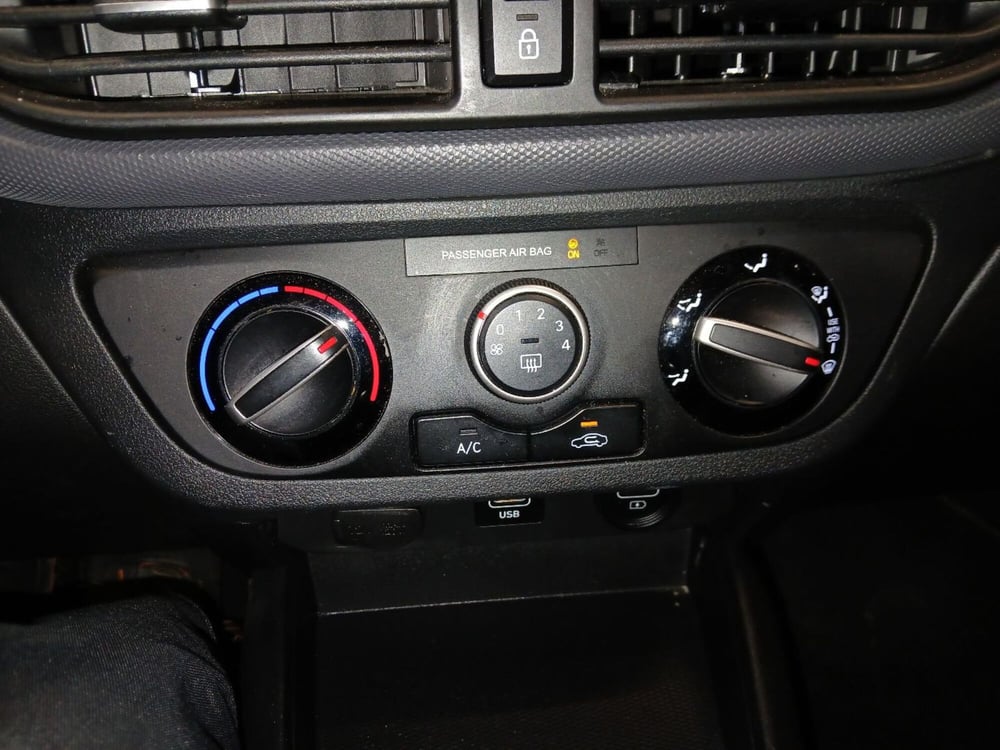 Hyundai i10 usata a Roma (16)