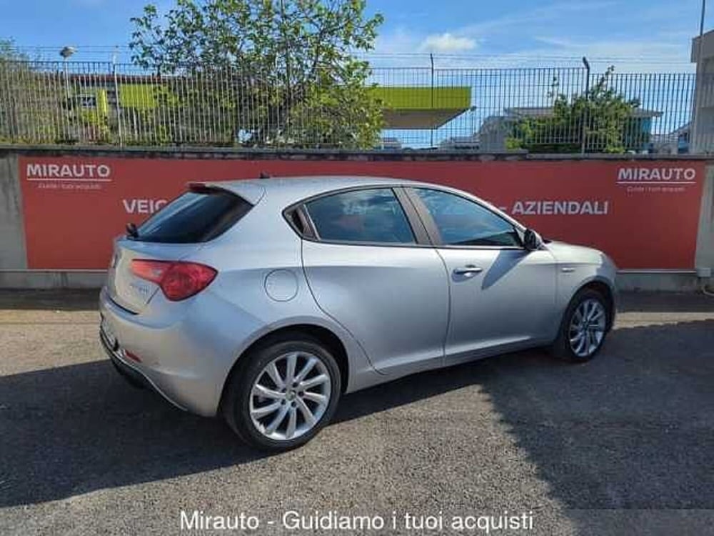 Alfa Romeo Giulietta usata a Roma (7)