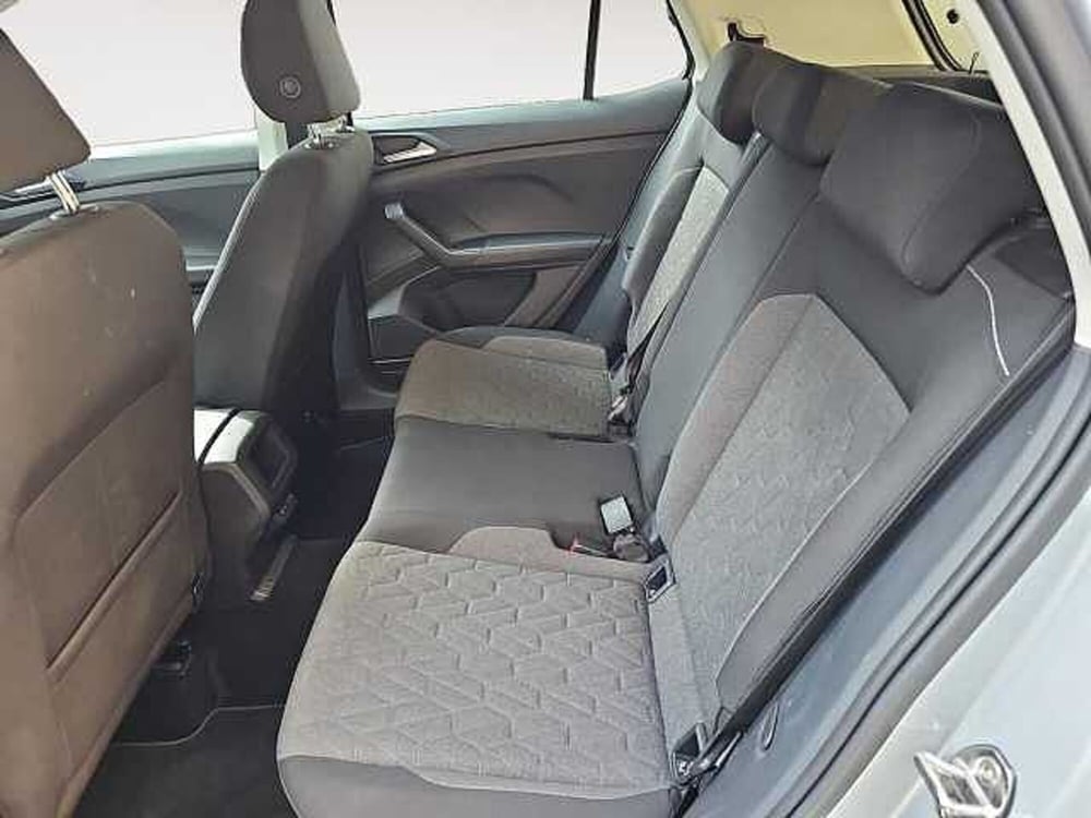 Volkswagen T-Cross usata a Lecco (13)