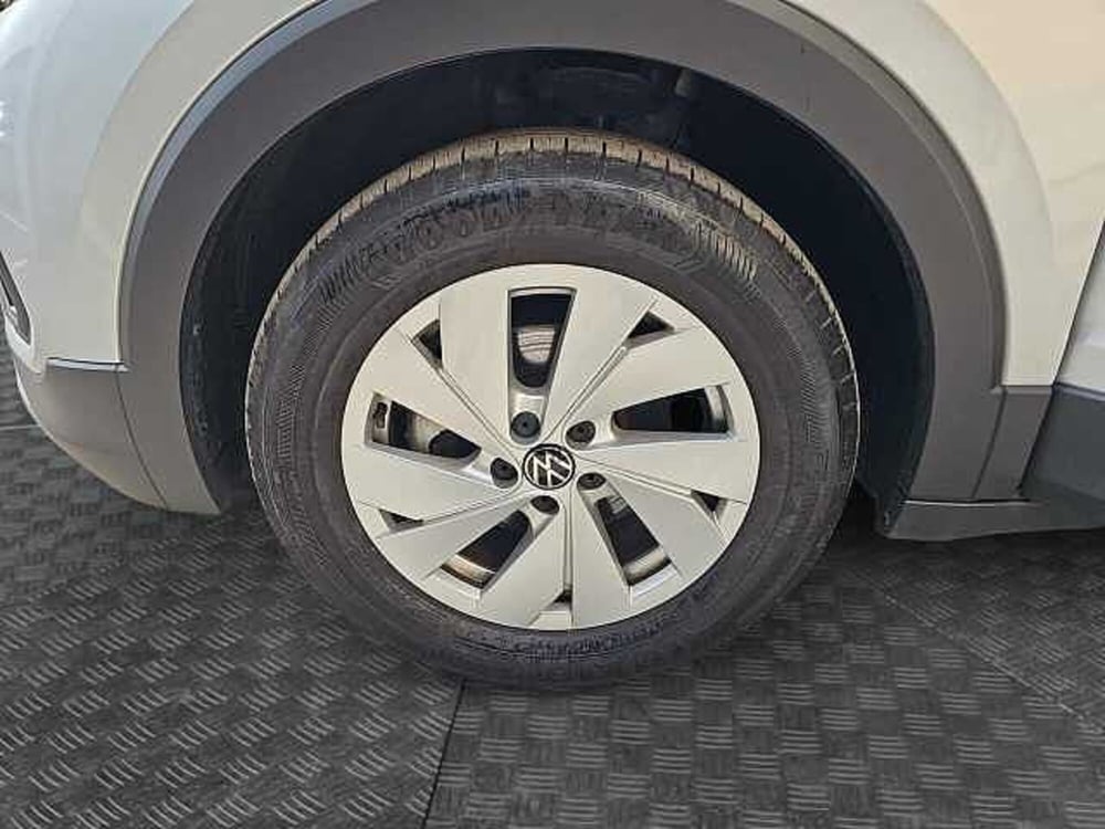 Volkswagen T-Cross usata a Lecco (15)