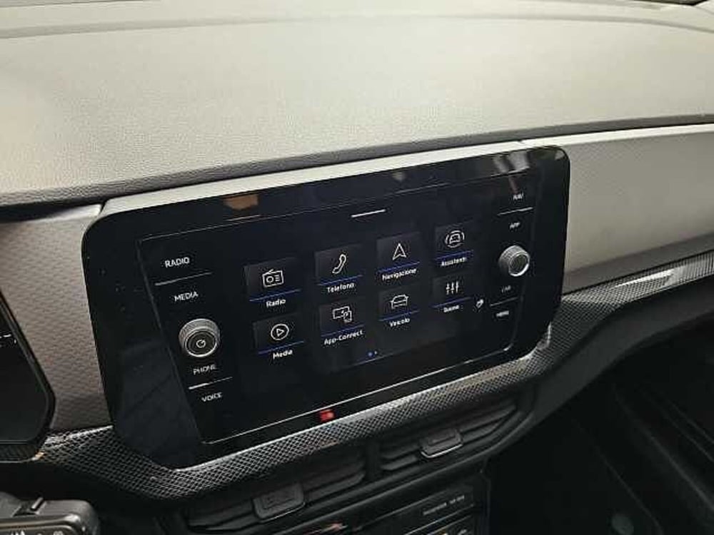 Volkswagen T-Cross usata a Lecco (20)