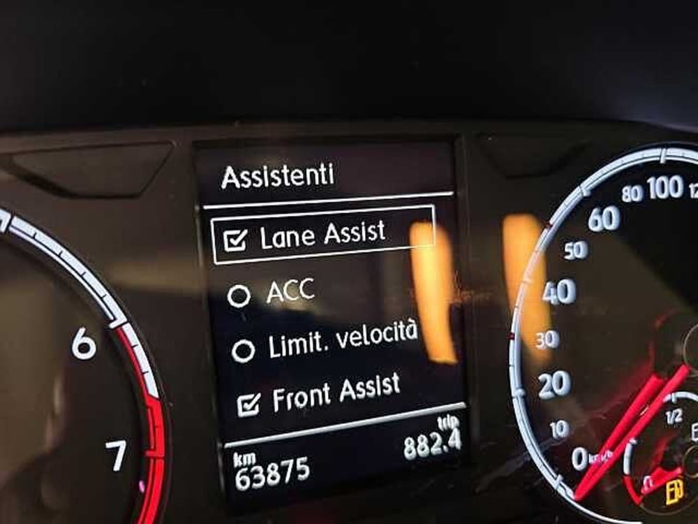 Volkswagen T-Cross usata a Lecco (16)
