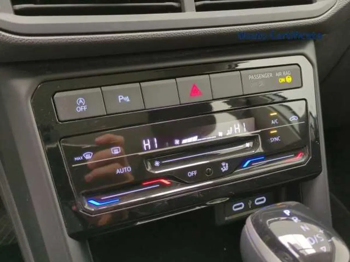 Volkswagen T-Cross usata a Avellino (17)
