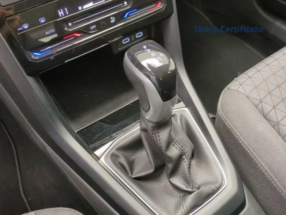 Volkswagen T-Cross usata a Avellino (18)