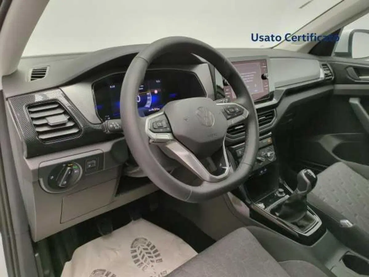 Volkswagen T-Cross nuova a Avellino (13)