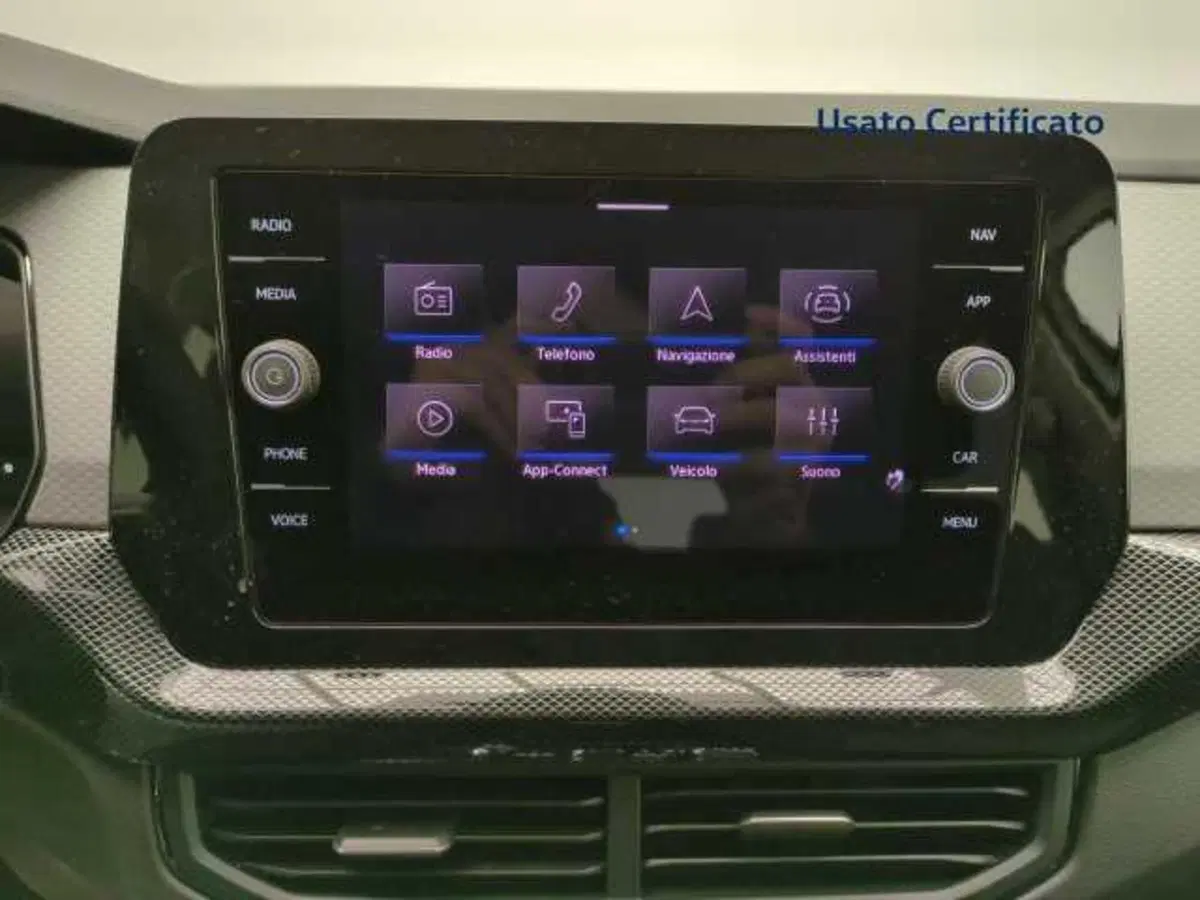 Volkswagen T-Cross nuova a Avellino (18)