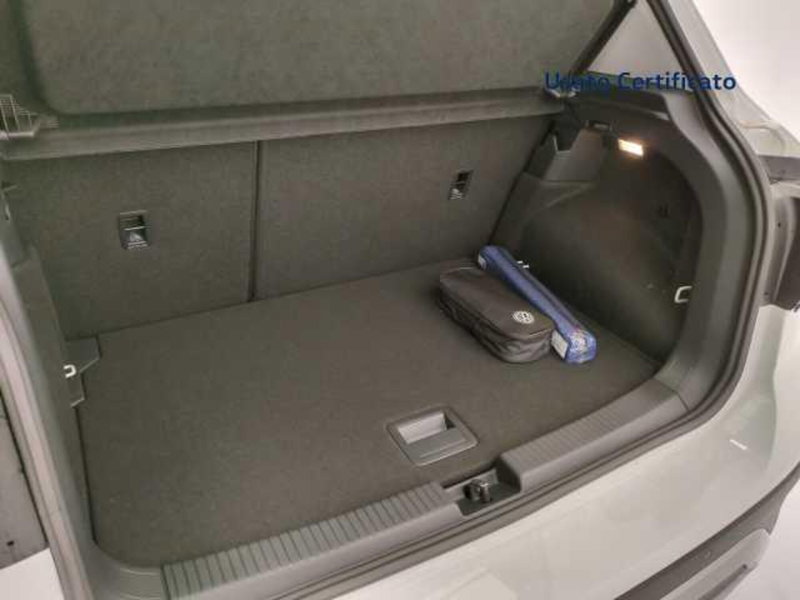 Volkswagen T-Cross nuova a Avellino (8)