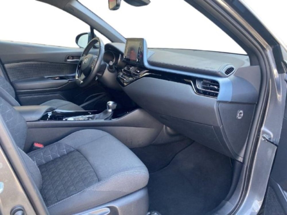 Toyota Toyota C-HR usata a Vercelli (6)