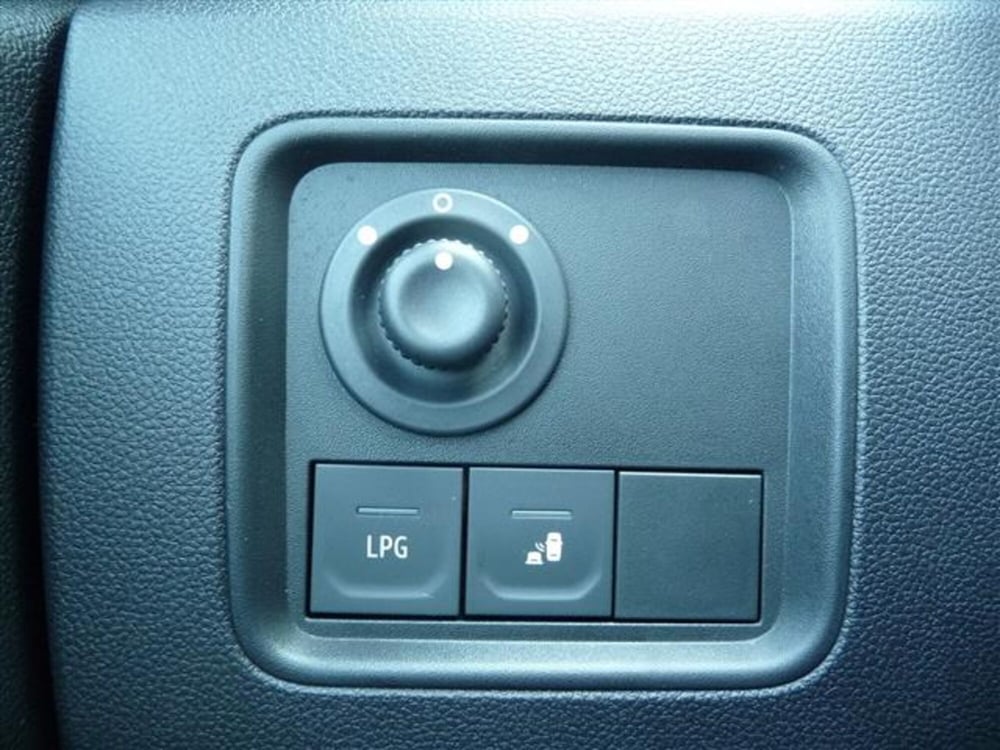 Dacia Duster usata a Vicenza (13)