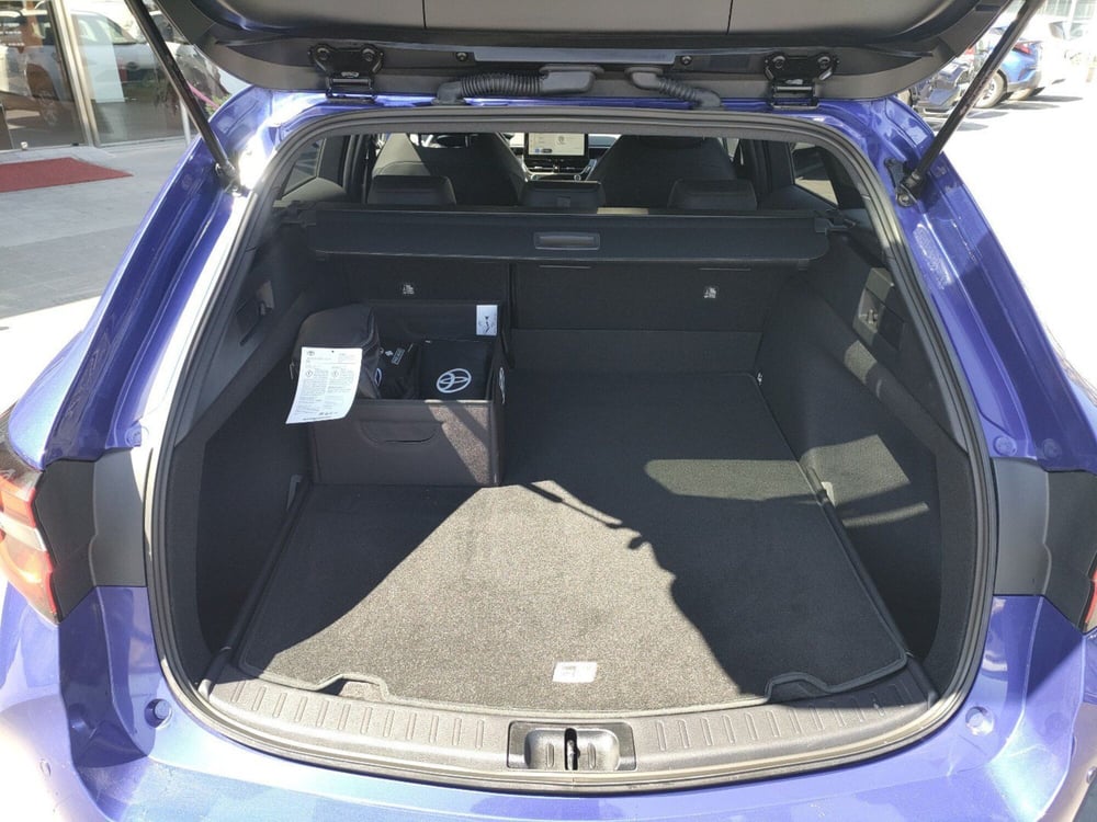 Toyota Corolla Touring Sports nuova a Catania (6)