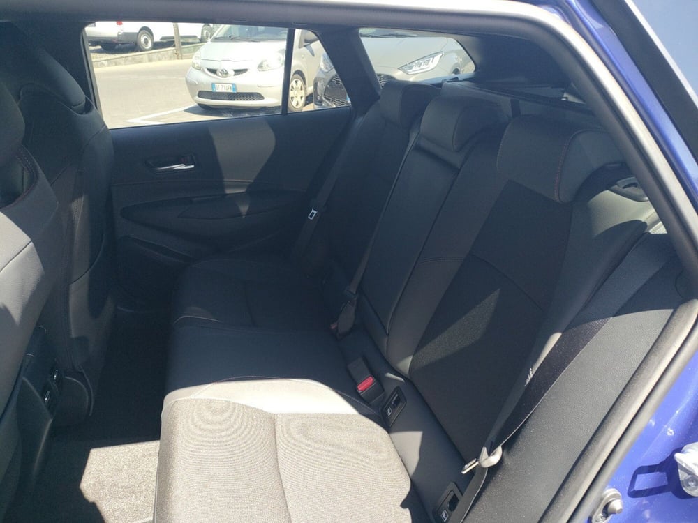 Toyota Corolla Touring Sports nuova a Catania (7)