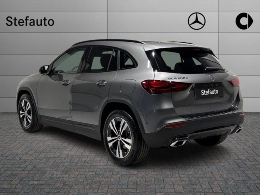 Mercedes-Benz GLA SUV nuova a Bologna (5)