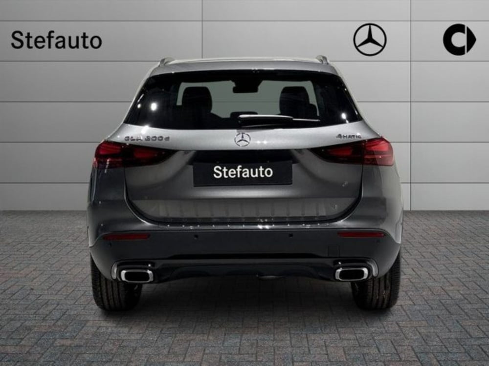 Mercedes-Benz GLA SUV nuova a Bologna (6)