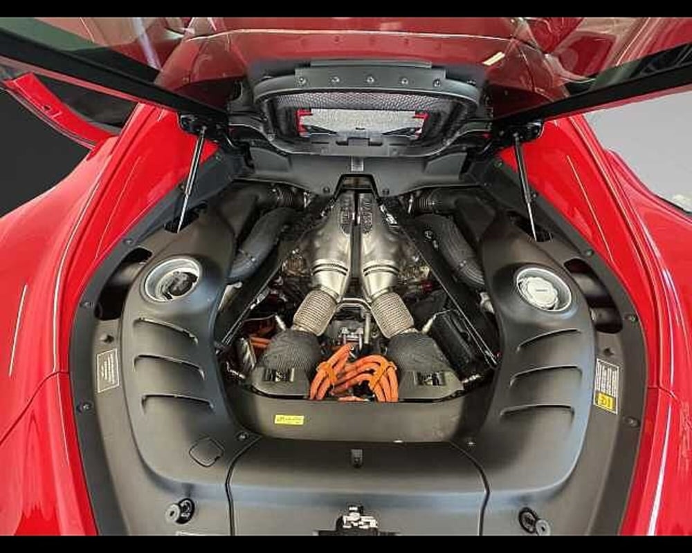 Ferrari 296 Spider usata a Roma (10)