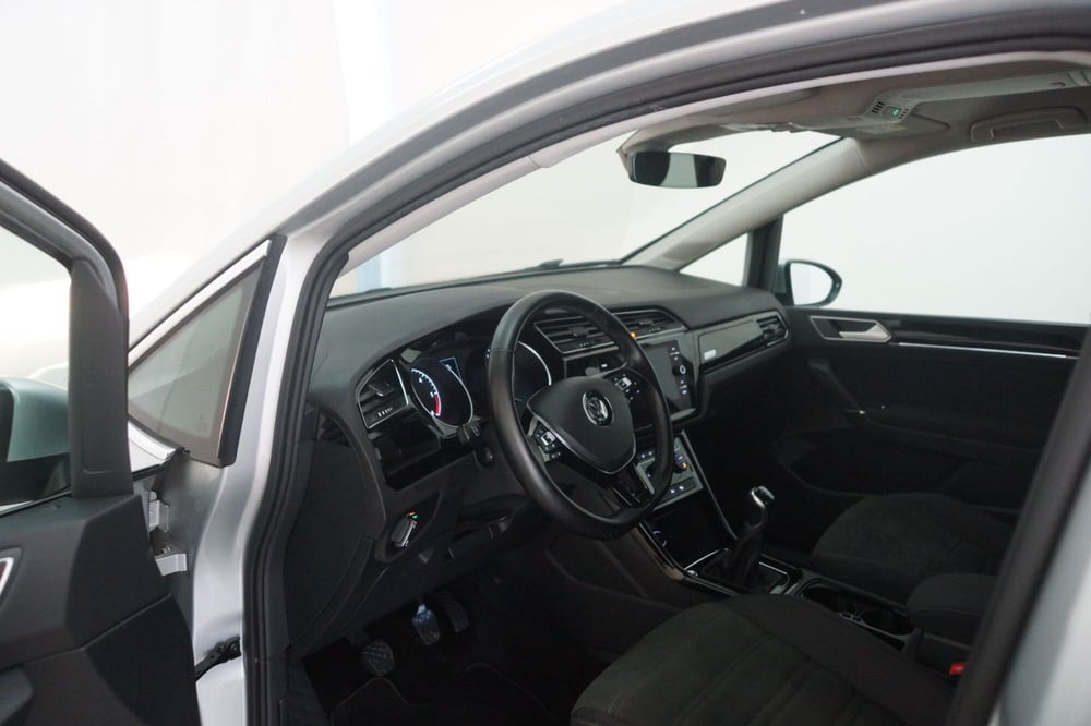 Volkswagen Touran usata a Torino (11)