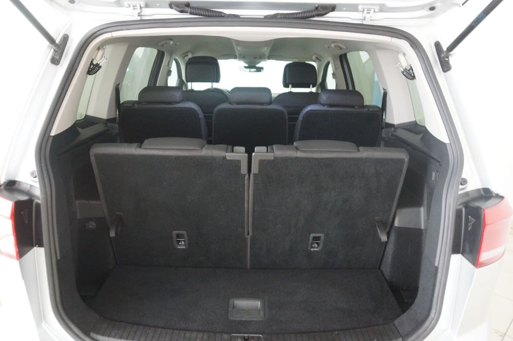 Volkswagen Touran usata a Torino (8)