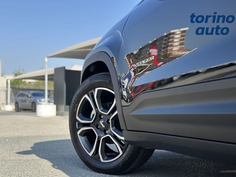 Jeep Avenger nuova a Torino (10)