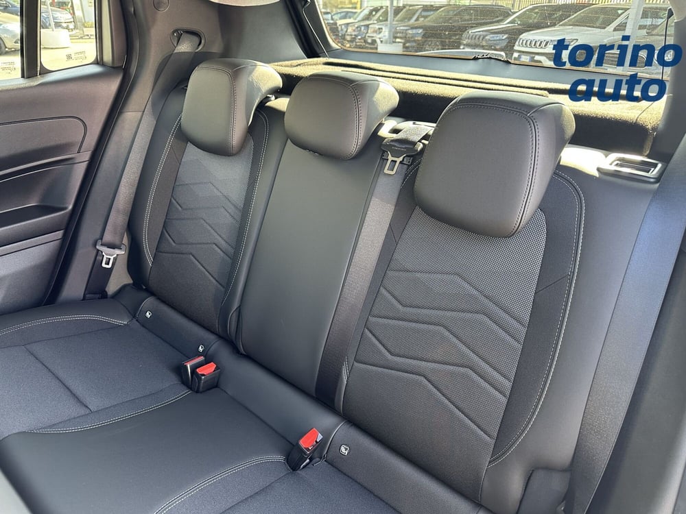 Jeep Avenger nuova a Torino (12)