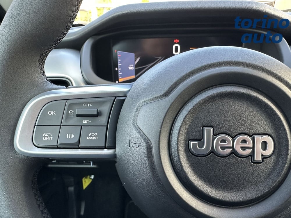 Jeep Avenger nuova a Torino (18)