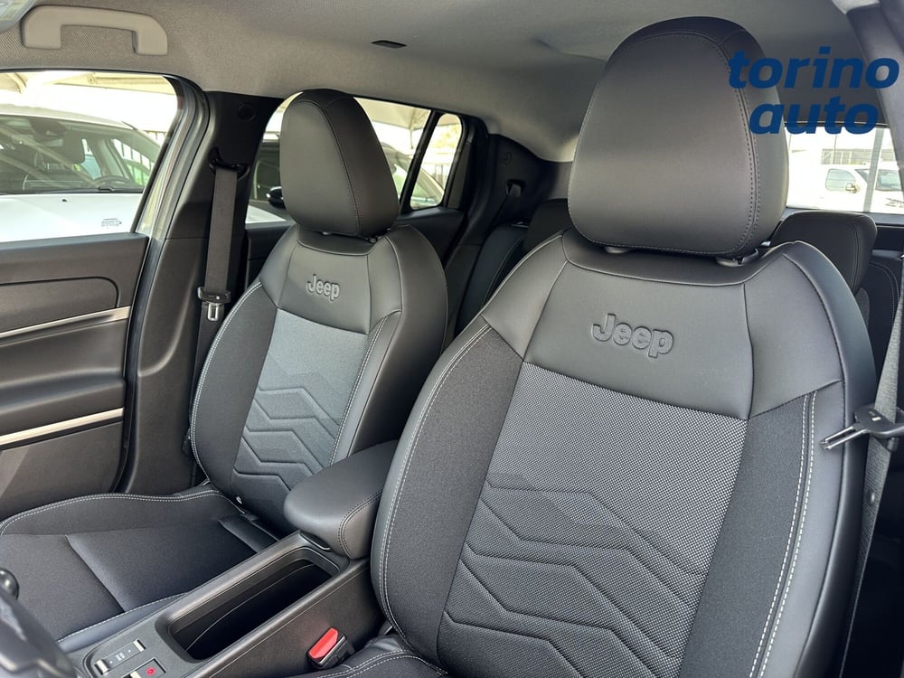 Jeep Avenger nuova a Torino (11)