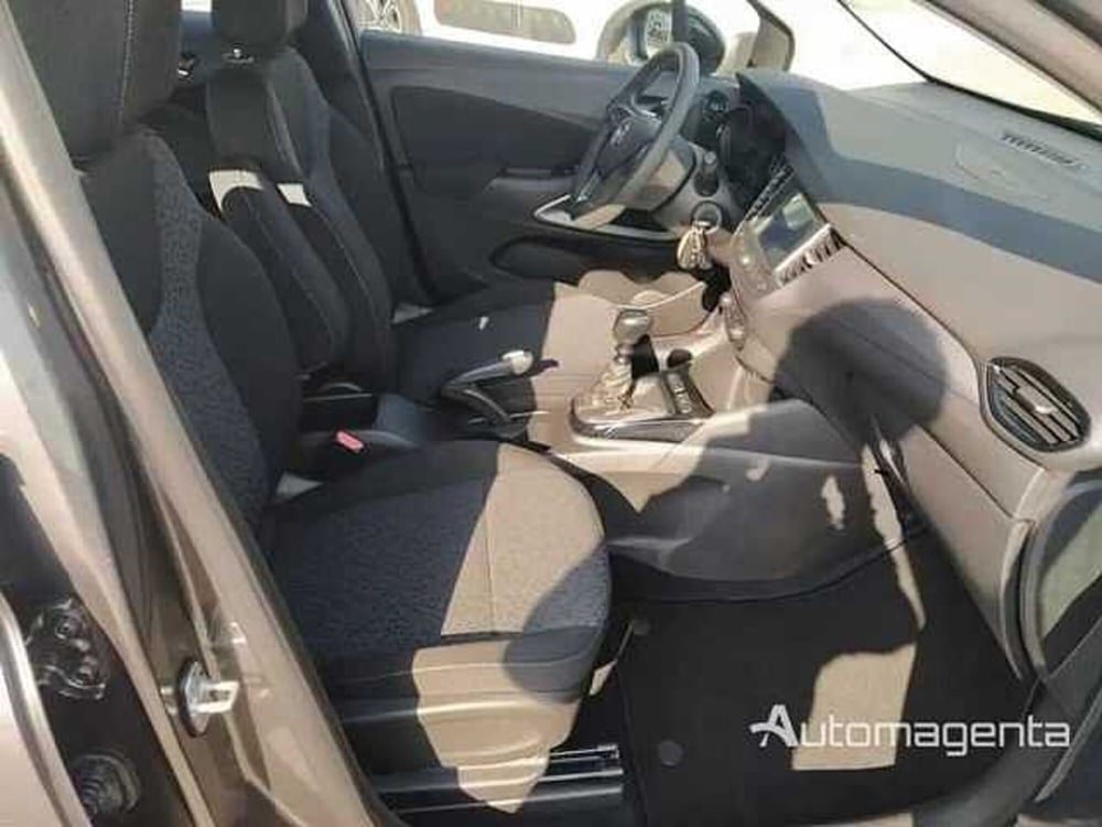 Opel Crossland nuova a Milano (10)