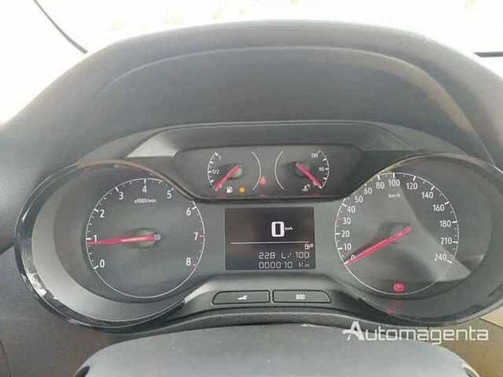 Opel Crossland nuova a Milano (14)