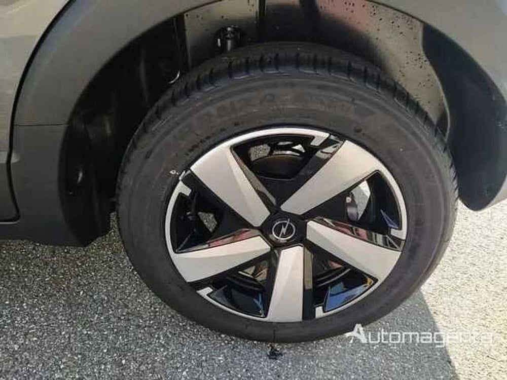 Opel Crossland nuova a Milano (15)