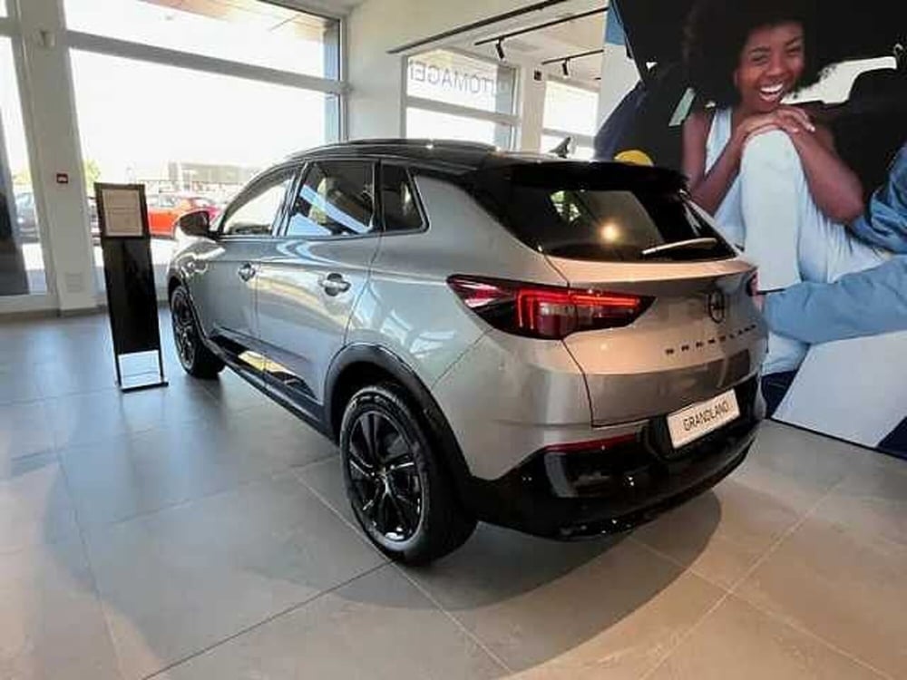 Opel Grandland nuova a Milano (5)