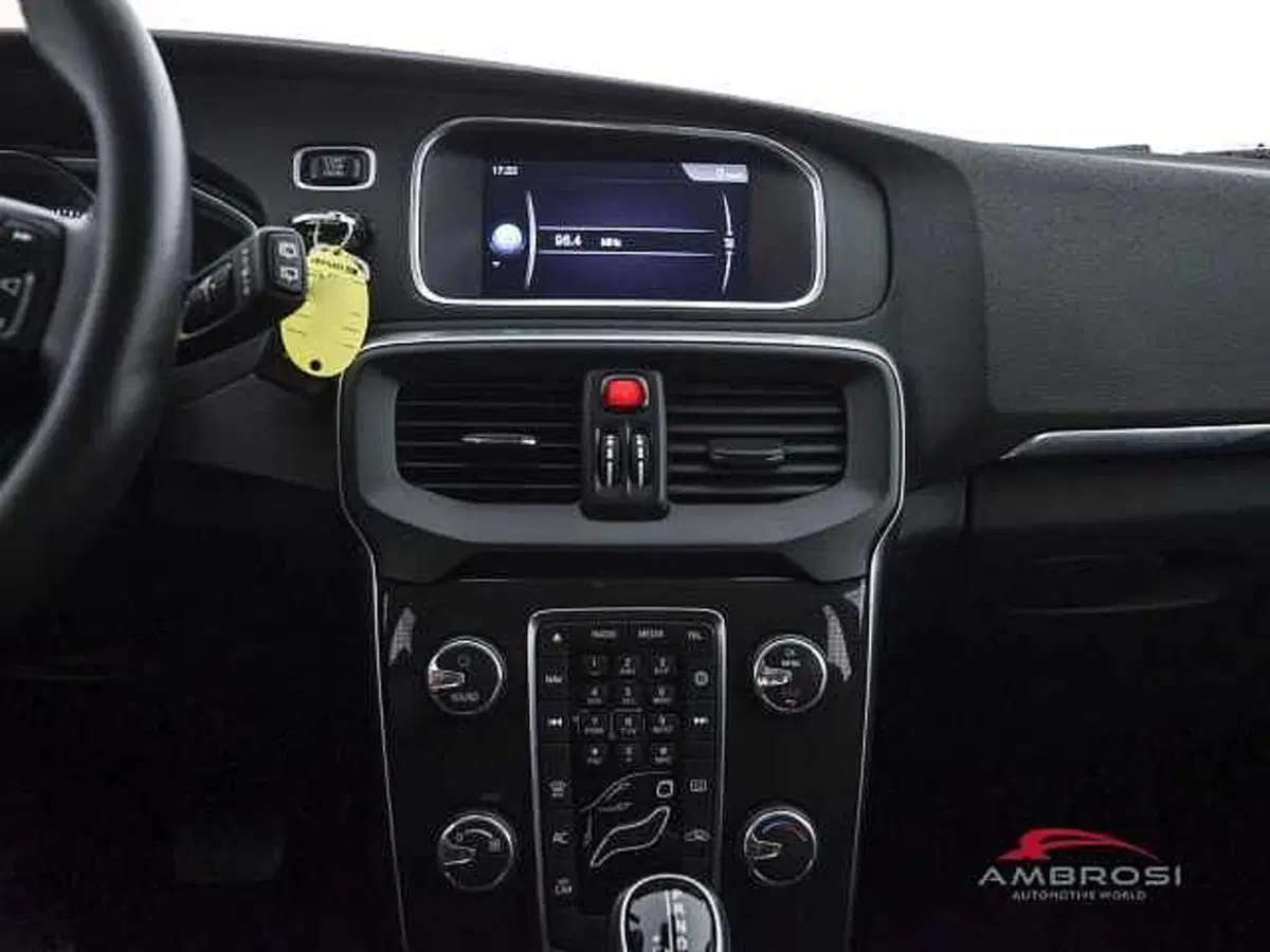 Volvo V40 usata a Perugia (18)