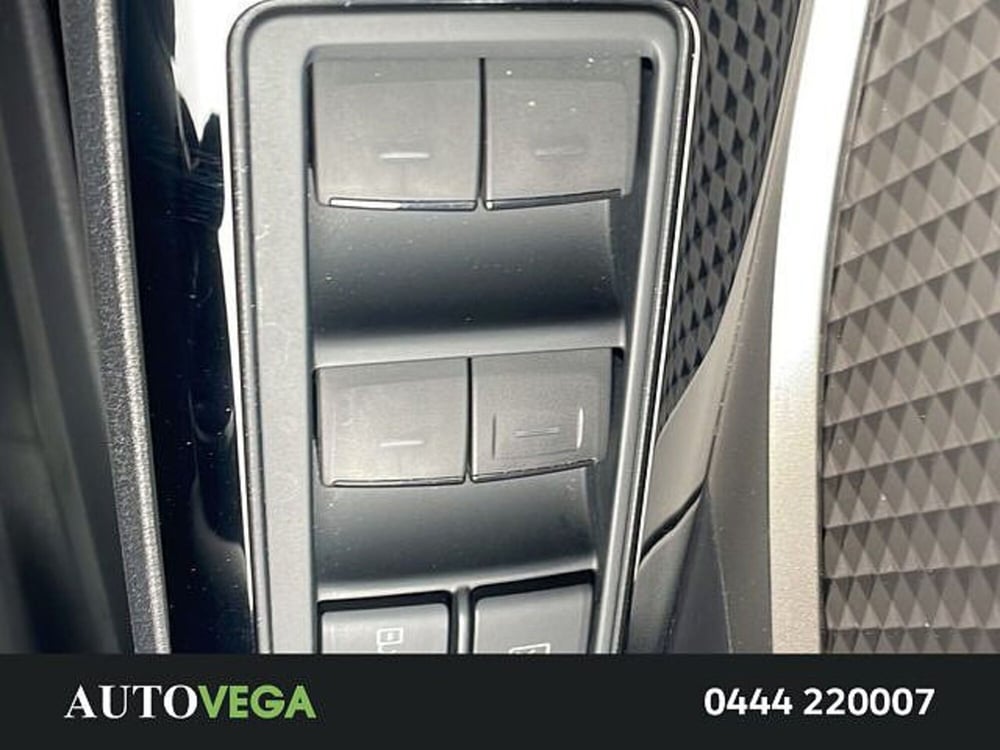 Toyota Toyota C-HR usata a Vicenza (15)
