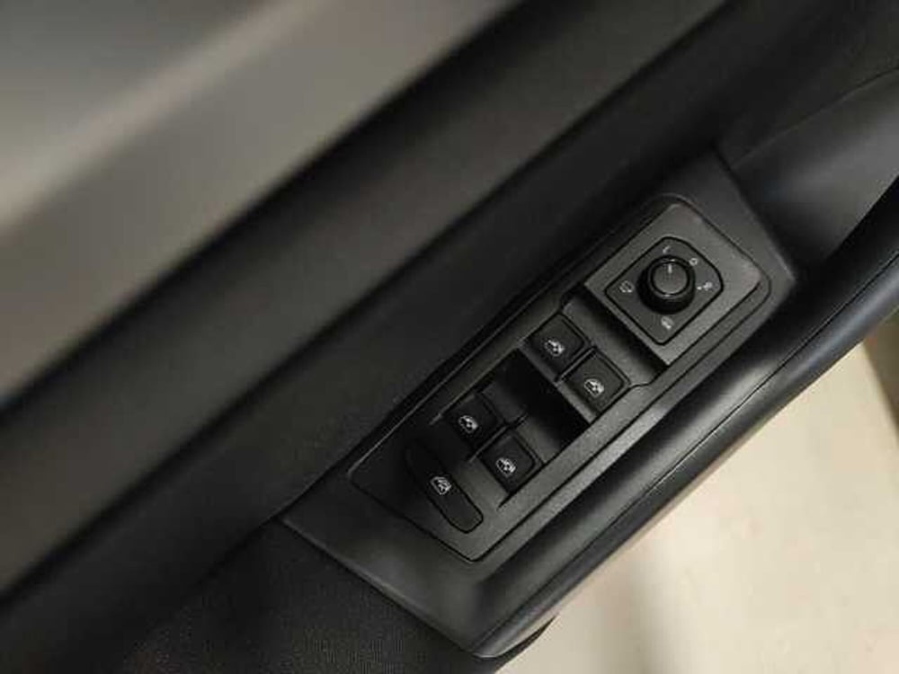 Volkswagen T-Roc nuova a Como (8)