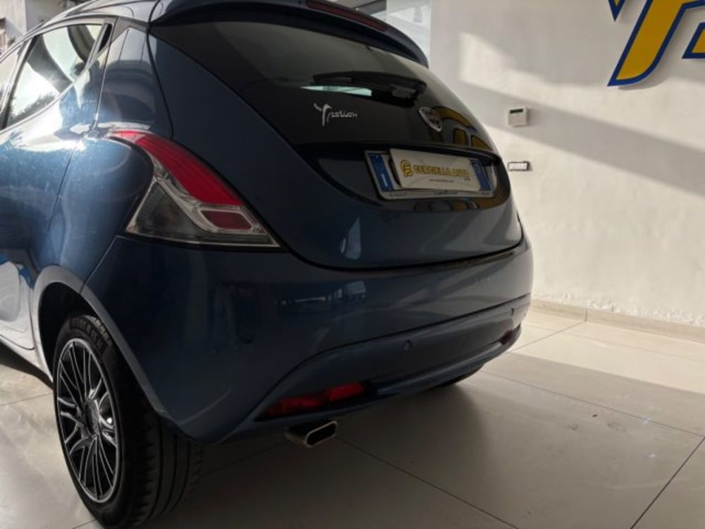 Lancia Ypsilon usata a Napoli (10)