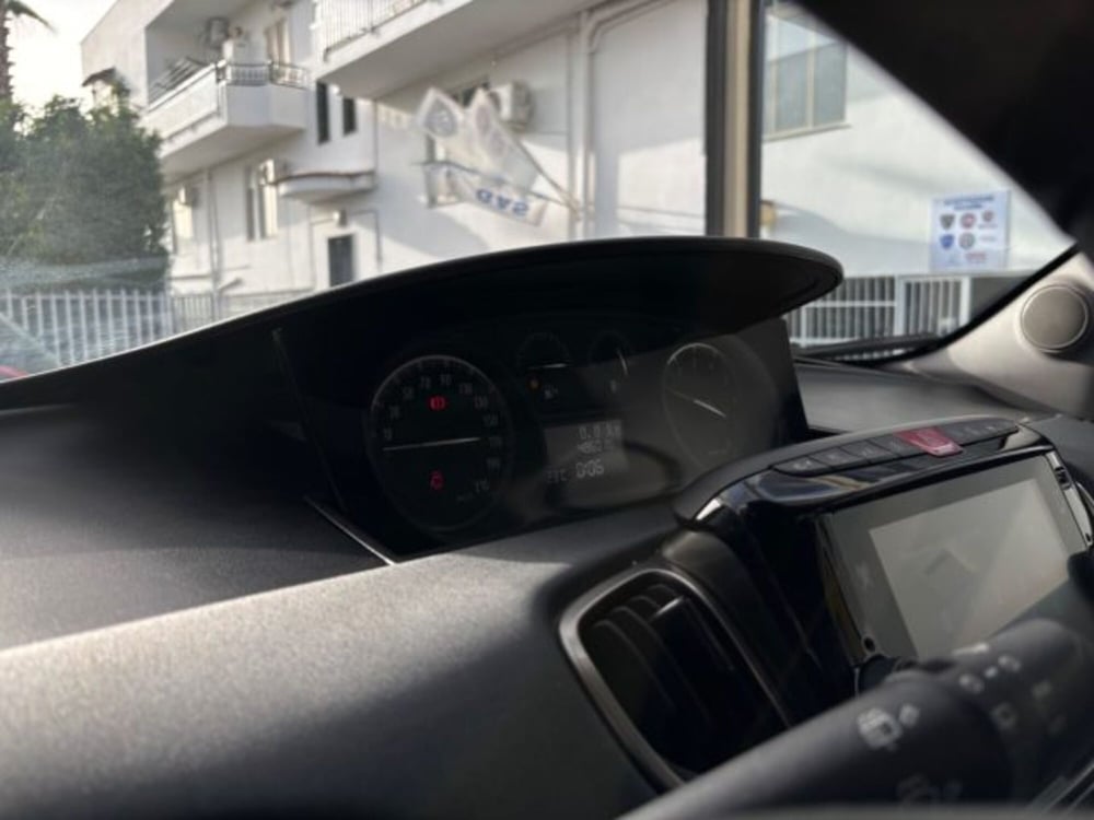 Lancia Ypsilon usata a Napoli (20)
