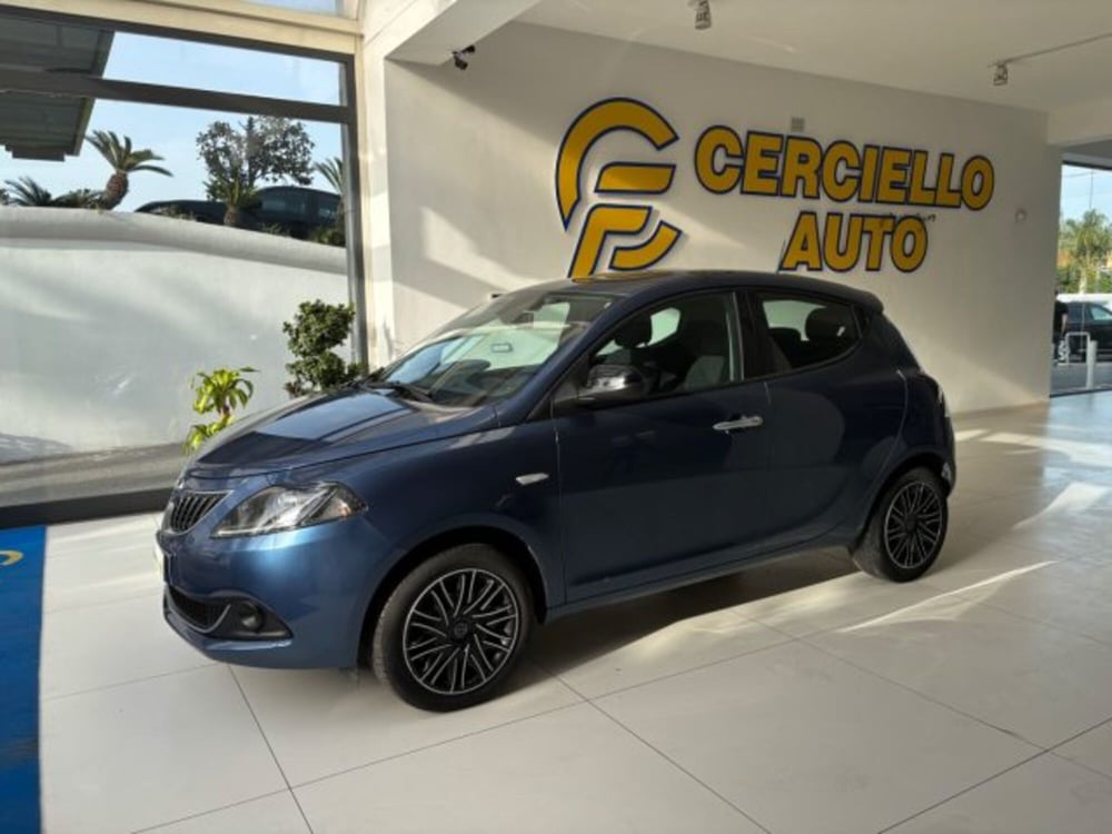 Lancia Ypsilon usata a Napoli (5)