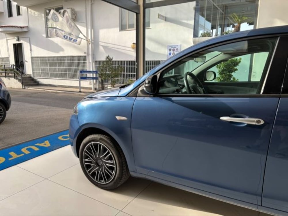 Lancia Ypsilon usata a Napoli (6)