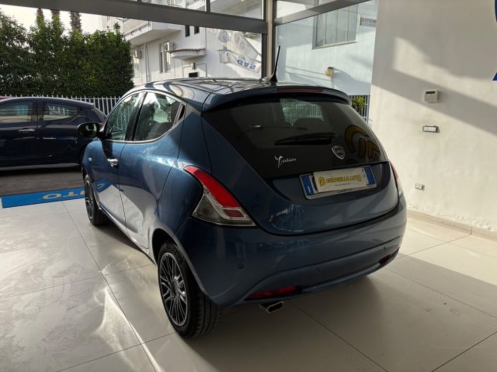 Lancia Ypsilon usata a Napoli (9)