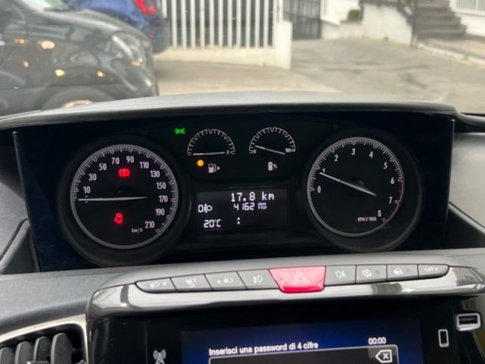 Lancia Ypsilon usata a Napoli (15)