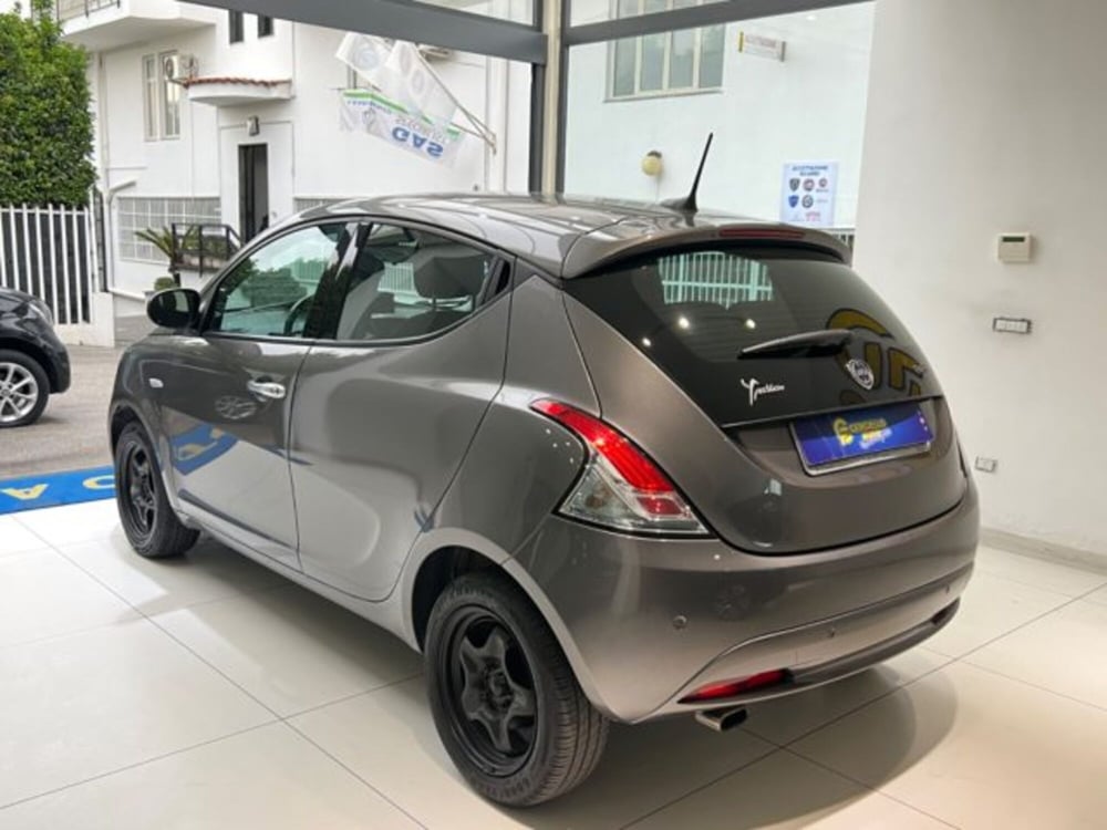 Lancia Ypsilon usata a Napoli (9)