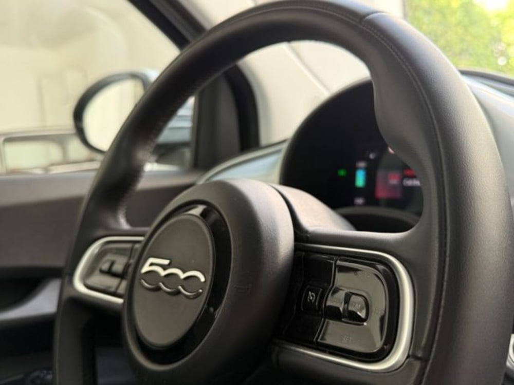 Fiat 500e usata a Napoli (12)