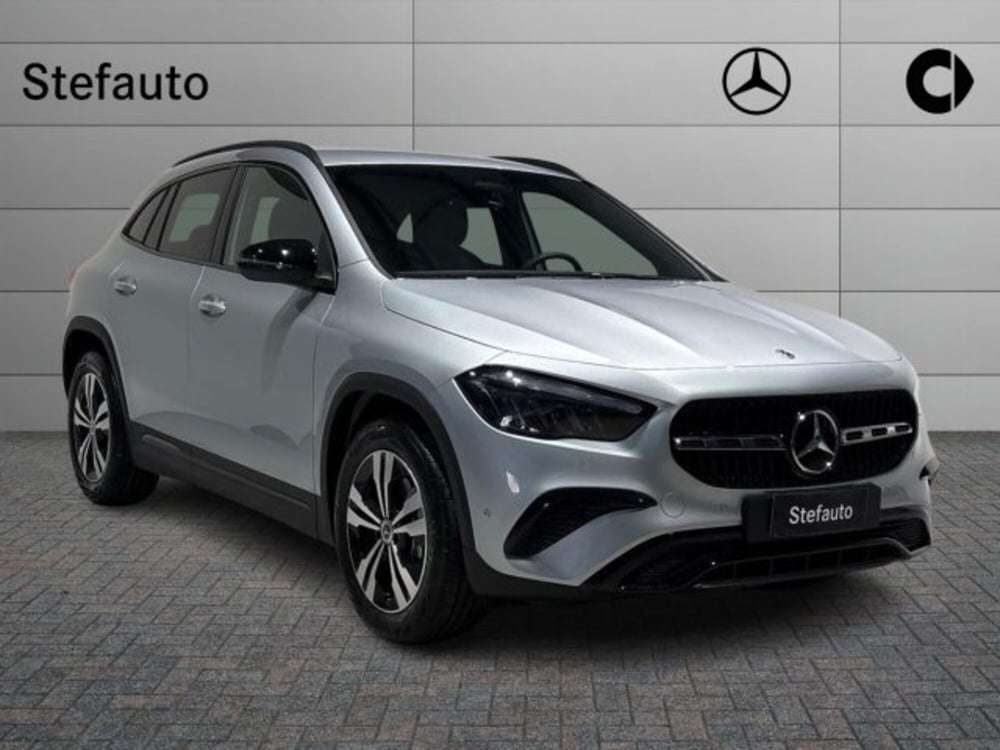 Mercedes-Benz GLA SUV nuova a Bologna