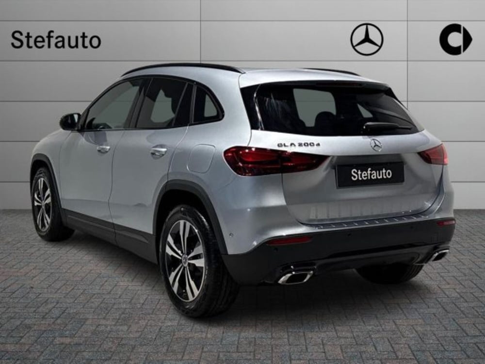 Mercedes-Benz GLA SUV nuova a Bologna (5)