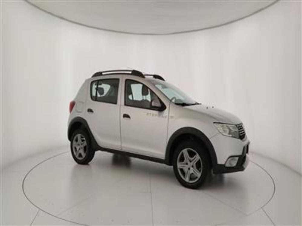 Dacia Sandero usata a Bari (10)
