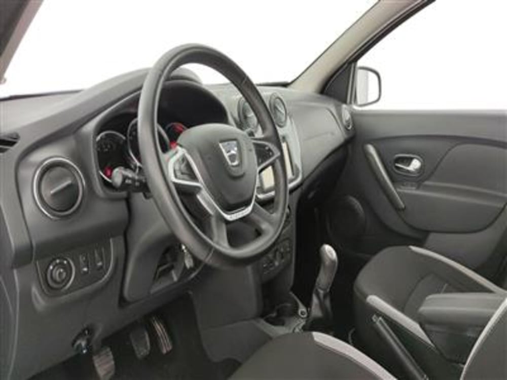 Dacia Sandero usata a Bari (13)