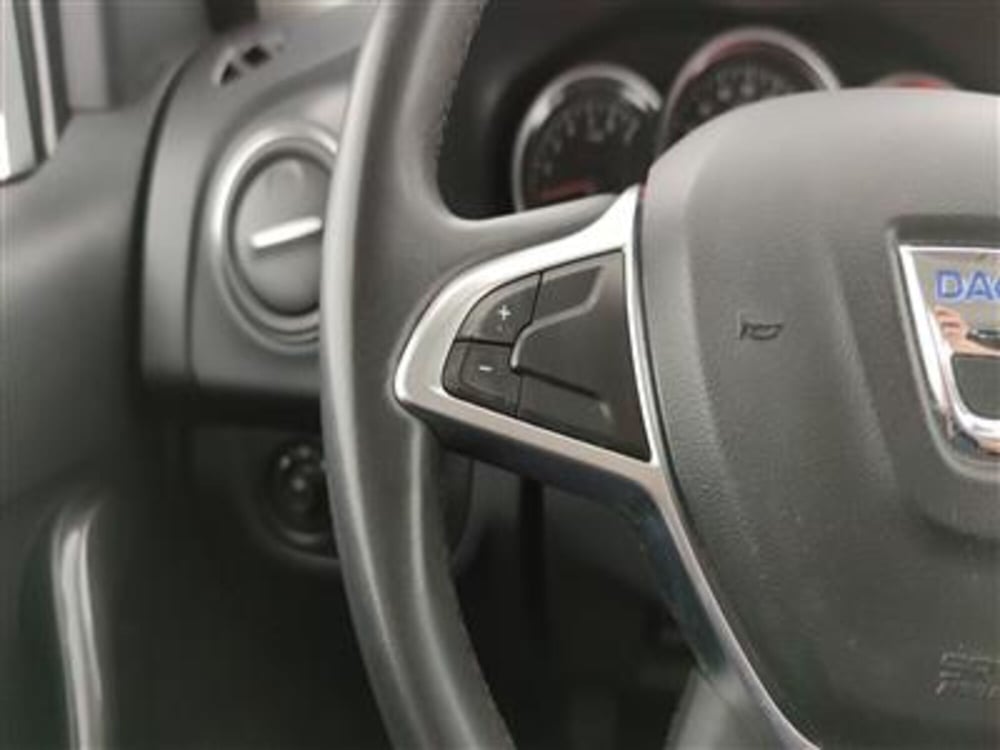 Dacia Sandero usata a Bari (15)