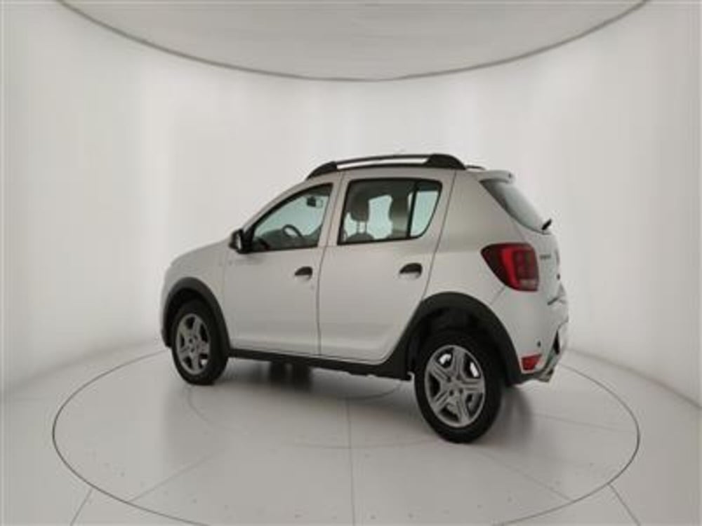 Dacia Sandero usata a Bari (4)
