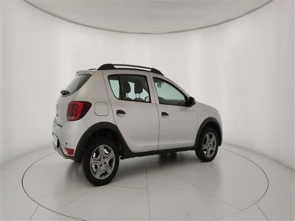Dacia Sandero usata a Bari (8)