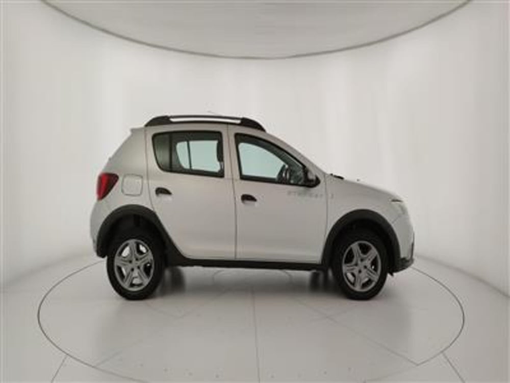 Dacia Sandero usata a Bari (9)